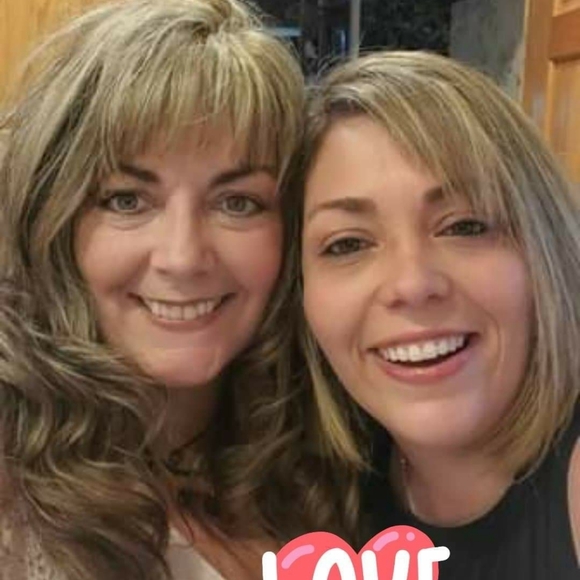 Meet your Posher, Julie - Picture 2 of 4